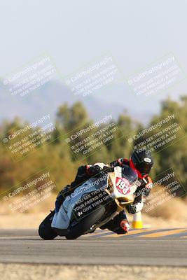 media/Jan-14-2024-SoCal Trackdays (Sun) [[2e55ec21a6]]/Turn 7 (140pm)/